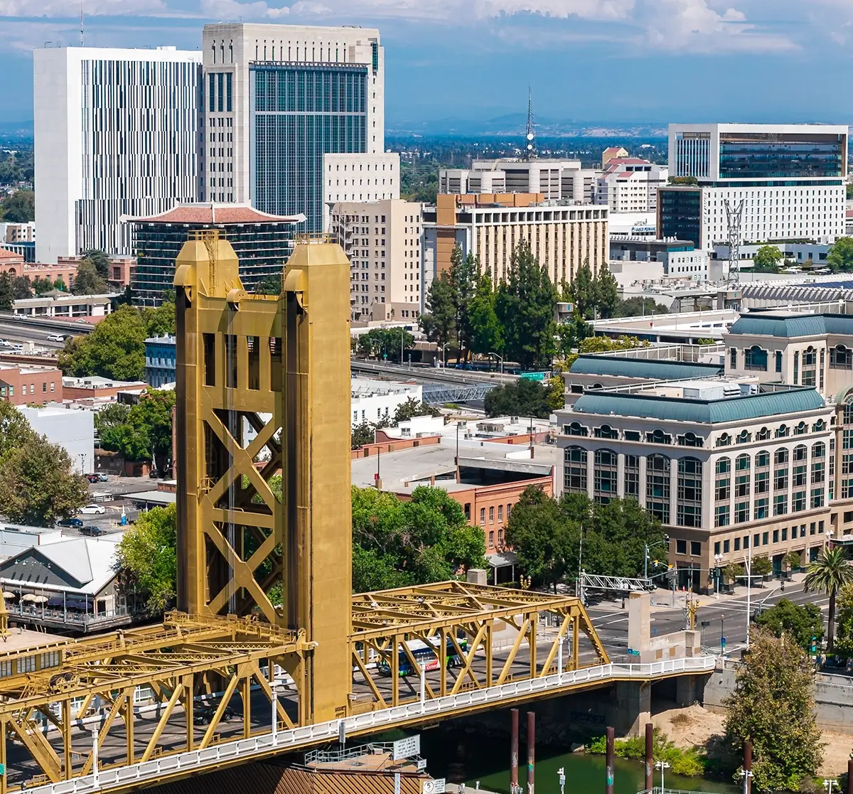 A comprehensive emergency training in Sacramento being conducted for property managers and operations teams, illustrating high-rise evacuation routes, fire safety protocols, and multi-tenant emergency coordination plans inside a modern commercial office building.
