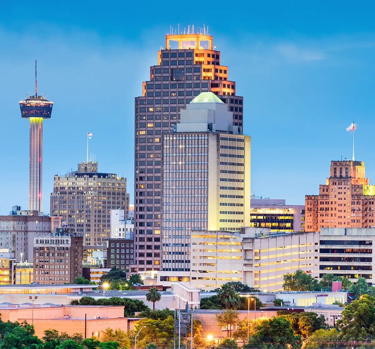 A comprehensive emergency training in San Antonio being conducted for property managers and operations teams, illustrating high-rise evacuation routes, fire safety protocols, and multi-tenant emergency coordination plans inside a modern commercial office building.